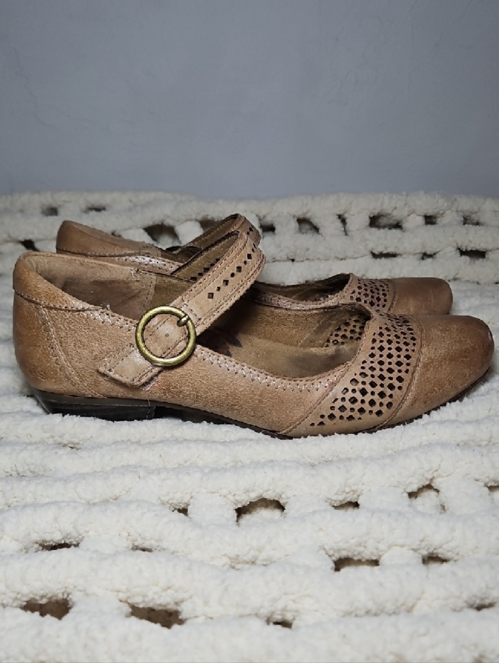 Taos Esteem Mary Jane Leather Comfort Buckle Heeled Shoes